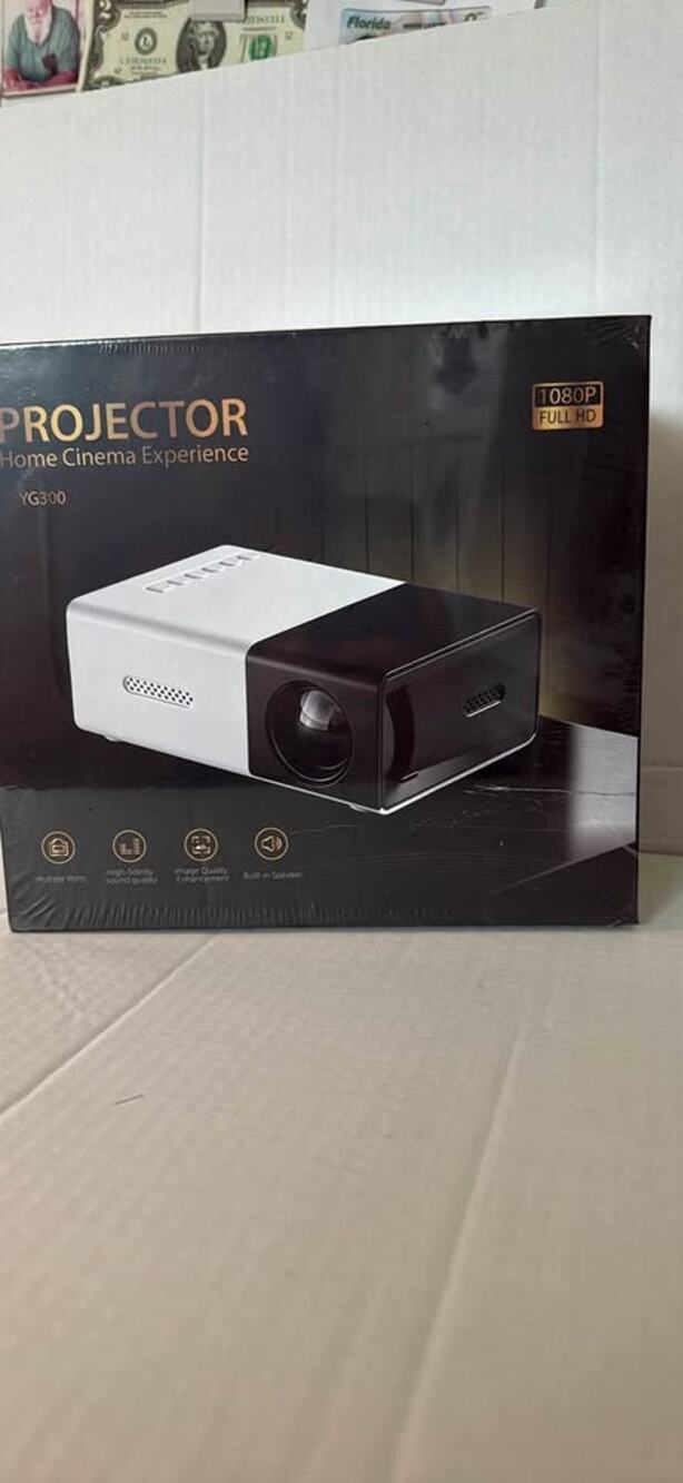 YG300 LED Projector